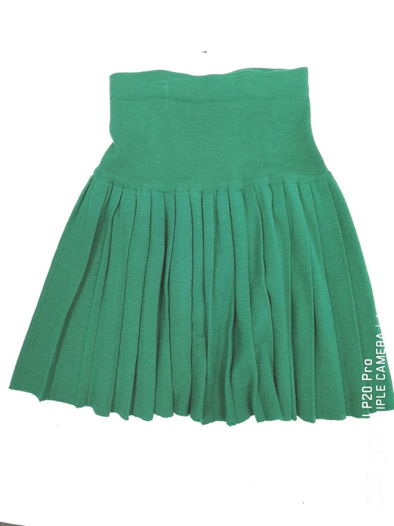 80s vintage Kelly Green flirty full high waisted knit pleated skirt