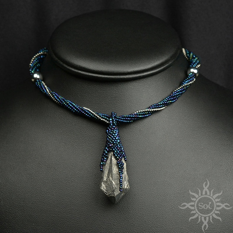 VINVELI II donkerblauwe oud zilveren kralenketting met aurakwarts en hematiet uniek OOAK romantische sieraden handgemaakt handgemaakt afbeelding 1