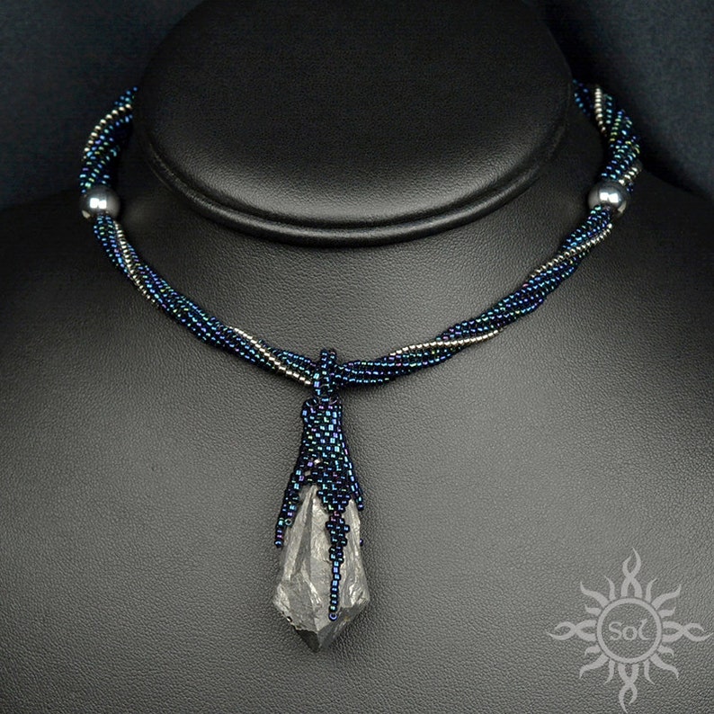 VINVELI II donkerblauwe oud zilveren kralenketting met aurakwarts en hematiet uniek OOAK romantische sieraden handgemaakt handgemaakt afbeelding 2