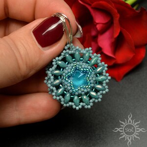 Verán perlengewebte türkisfarbene Mandala-Ohrringe mit Swarovski-Kristallen auf Sterlingsilber Sommer Meer Ozean romantisch Stern Bild 3