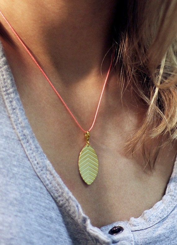 tobacco leaf jewelry Leaf, Tobacco Jewelry, Tobacco Farmer, Tobacco Farmer Gift, This gives you a quality piece of jewelry much lower in price than solid 14kt gold Rembrandt Charms TOBACCO LEAF 5574-tobacco-leaf