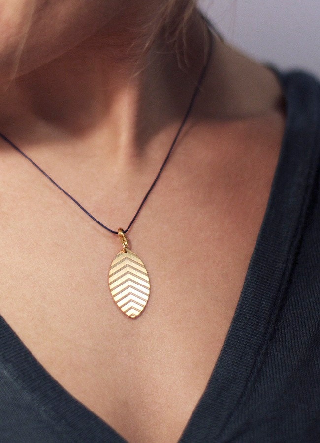 Necklace Gold Leaf Christmas Gift Little Leaf Nicotiana Tabacum Tobacco Yellow Gold Individual Gift for Her