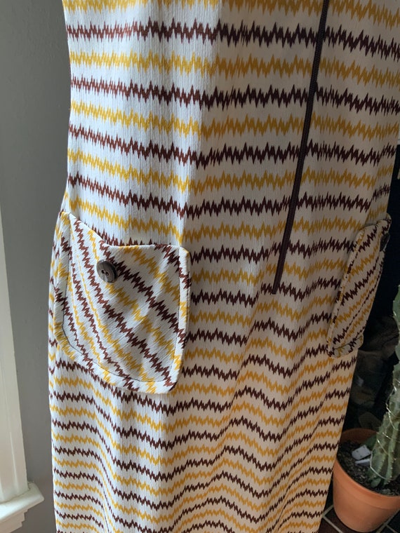 1970s Graphic zippered Dress with front pockets - image 7