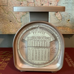 Vintage 1968 working Pelouze Postal Scale (made in Evanston, Illinois)