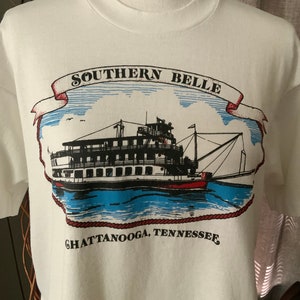 Vintage Southern Belle (Chattanooga , TN) tee, Size Large