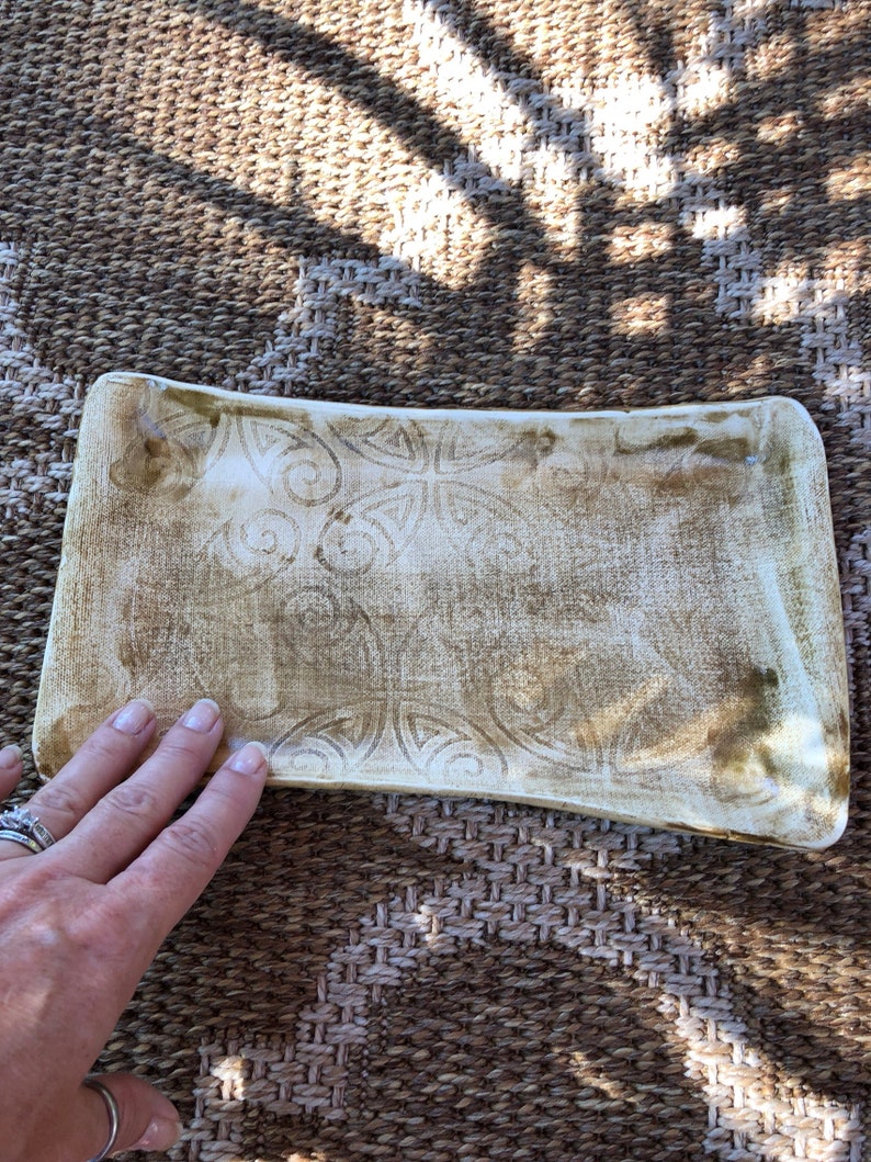 Stoneware pottery platedish
