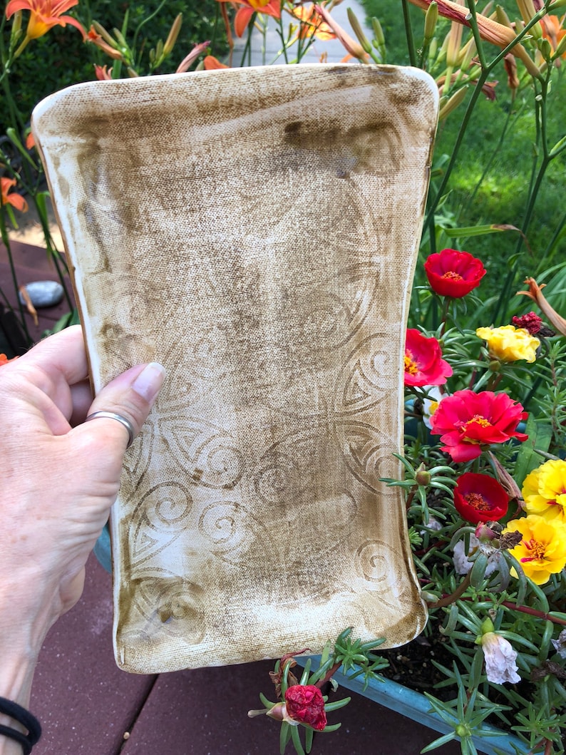 Stoneware pottery platedish