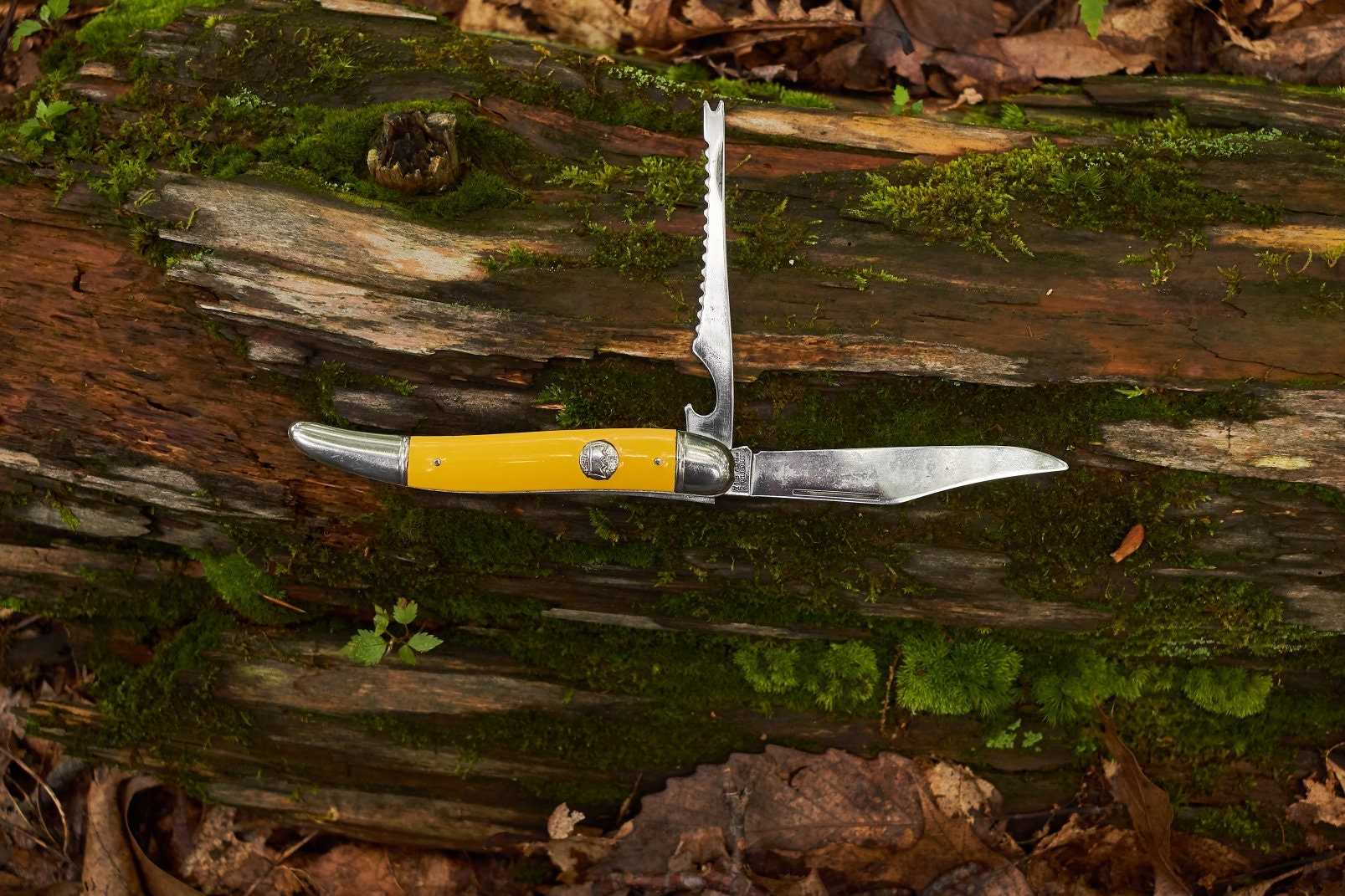 Vintage Imperial pocket knife Vintage Yellow Imperial Fish knife