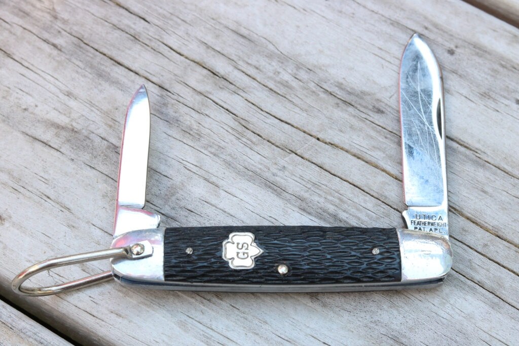 Utica Girl Scout Featherweight pocket knife