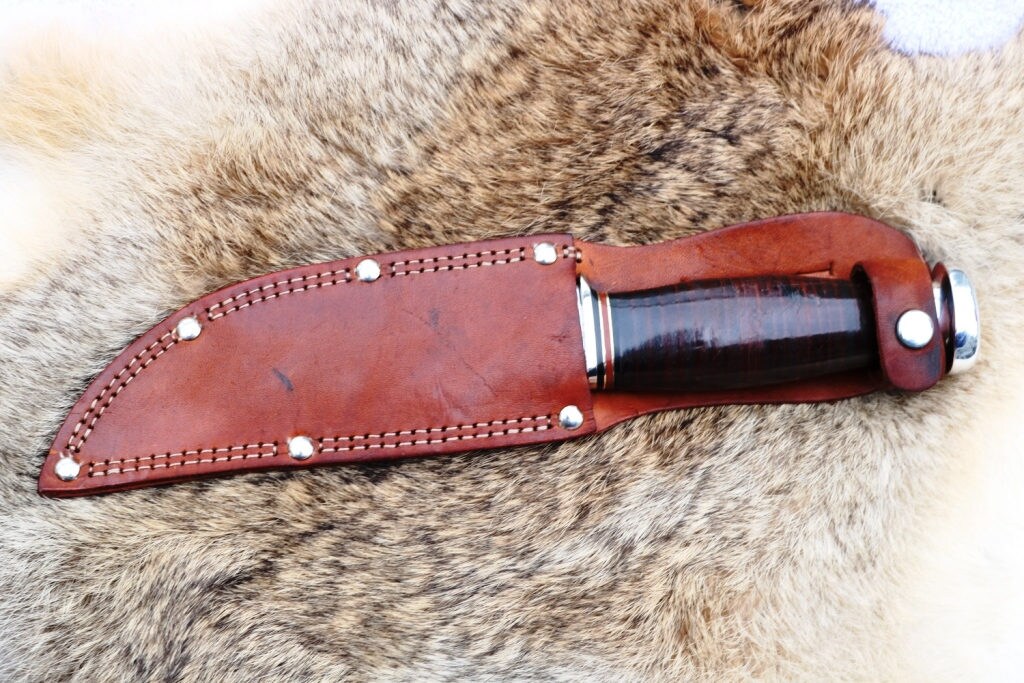 Vintage Ka Bar fixed blade hunting knife with original sheath