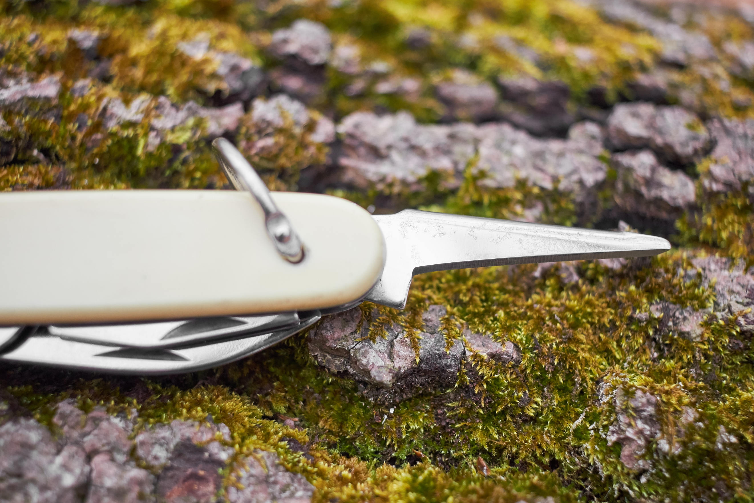 Boy Scout Pocket knife made by Imperial rare white color 4 blade