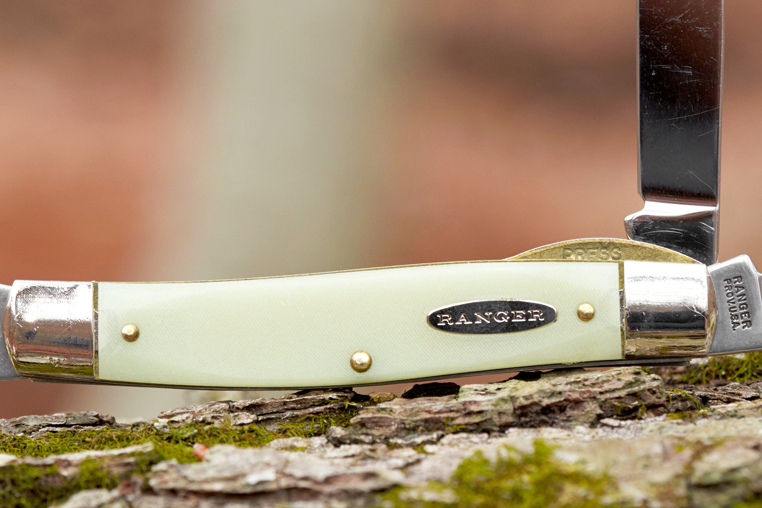 Colonial Ranger Pocket Knife Glow in the Dark