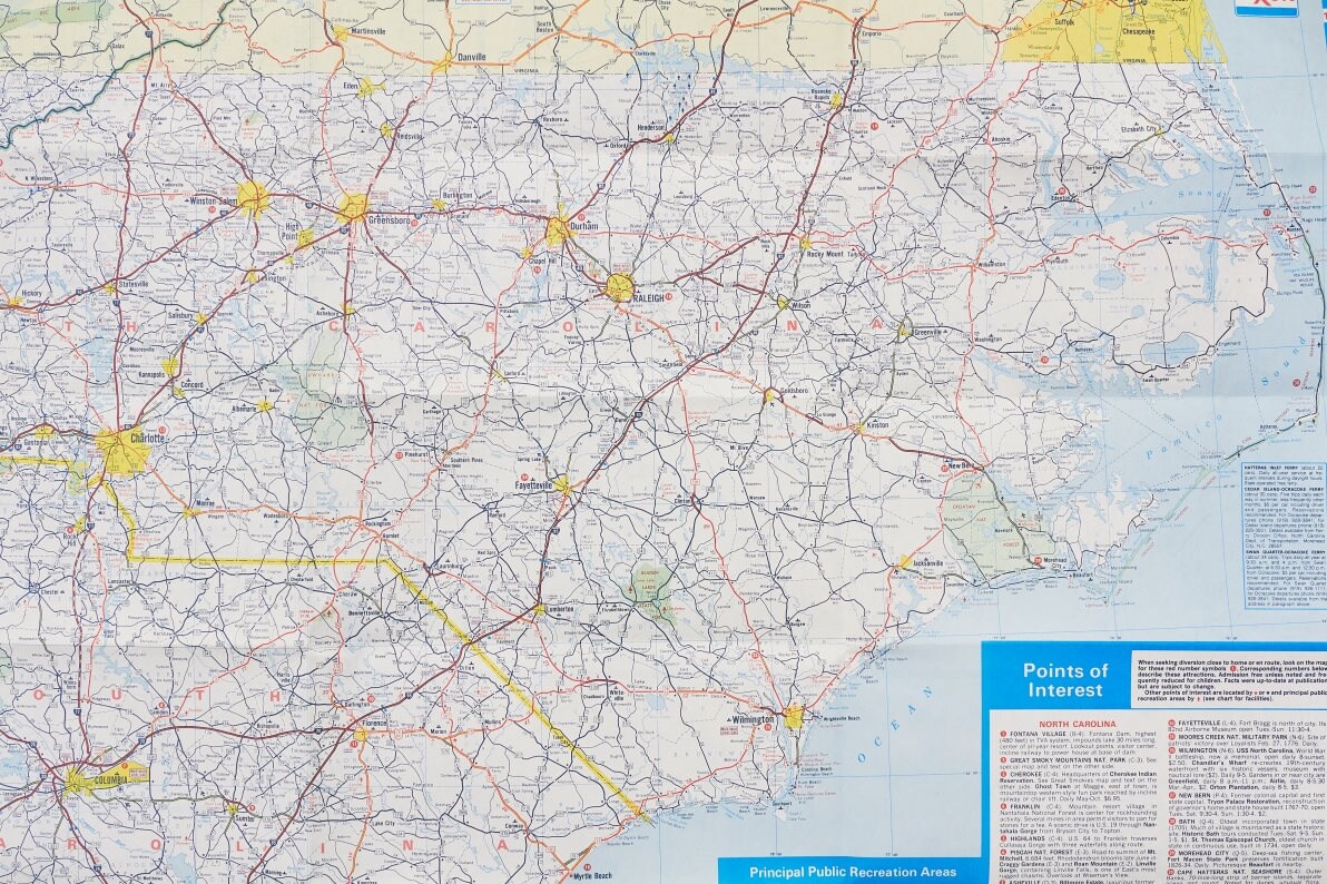 Vintage Exxon map for North Carolina and South Carolina 1980