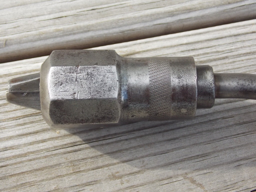 Brace marked German ,this is a vintage hand brace