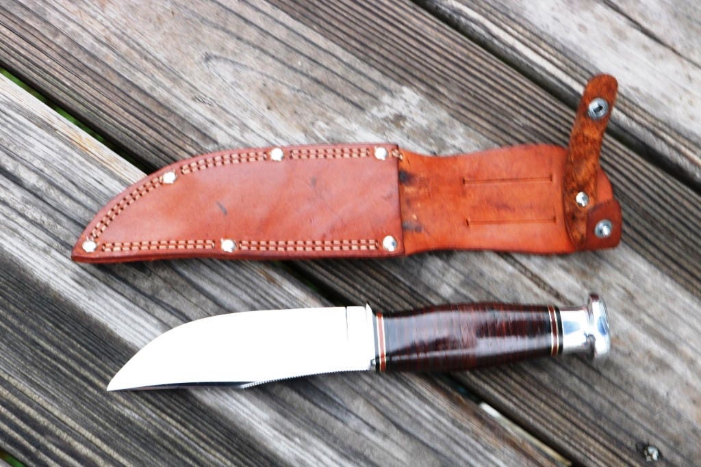 Vintage Ka Bar fixed blade hunting knife with original sheath