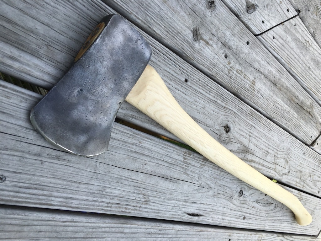 Axe Plumb Victory axe with new 36 inch handle of American Hickory