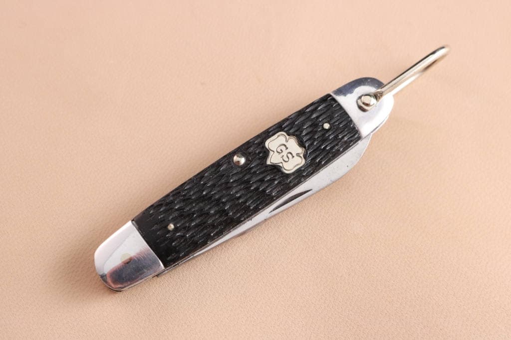 Girl Scout pocket knife from Utica Featherweight model 2 blade
