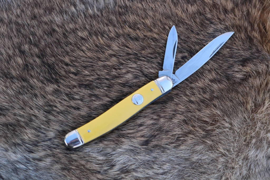 Vintage Yellow Imperial 2 blade pocket knife NOS (new old stock) never