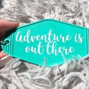 Adventure is out there, Retro Motel Keychain, cute motel keychains, Adventure Lovers, Wanderlust keychain, Car accessories