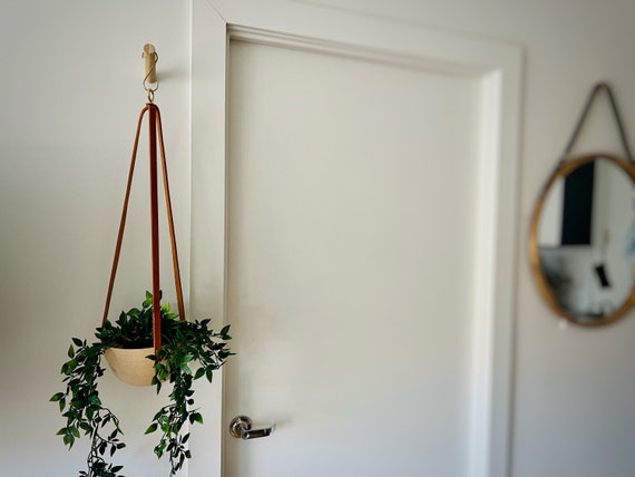 Sante fe hanging planter. Natural. Handemade ceramics.