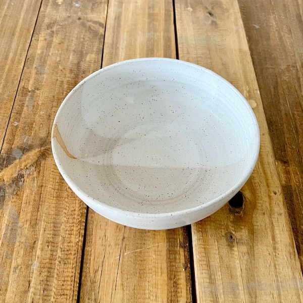 Criss-Cross Wide-Bottom Bowl - White - Handmade Ceramic Kitchenware
