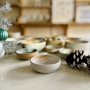 Cuenco para cereales de fondo ancho: utensilios de cocina de gres hechos a mano.