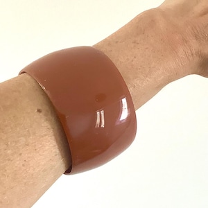 Chunky Tan Vintage Plastic Bangle