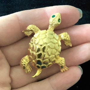 Vintage 80’s Gold Tortoise Brooch