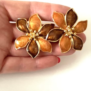 CLIP ON VIntage 80’s Brown and Tan Enamel Floral Flower Earrings