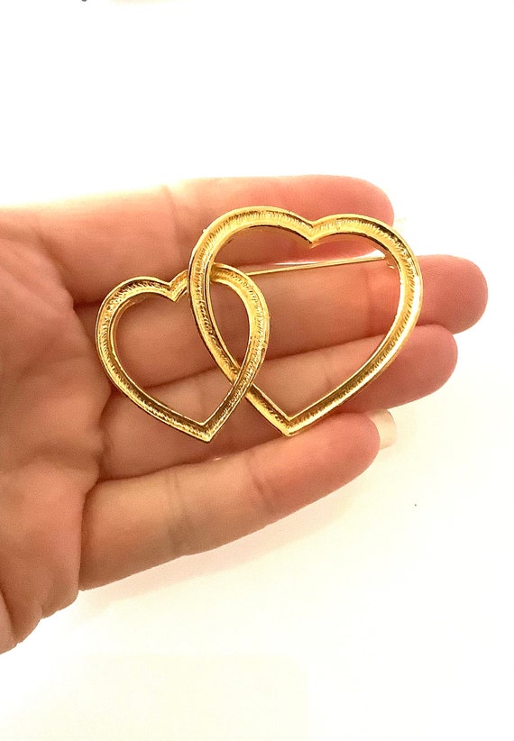 Broche Vintage En Forme De Cœur Entrelacé Dorée - Dimensions 5 X 3,5 Cm, Occasion