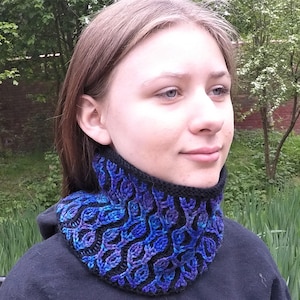 Cowl Knitting Pattern - Two color brioche stitch