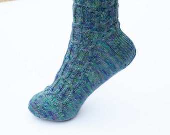 Twist and Turn Sock Pattern as pdf