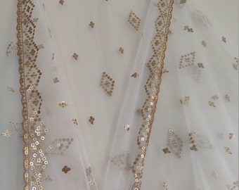 White Gold netto Braut Dupatta für Frauen. Indischer Schleier