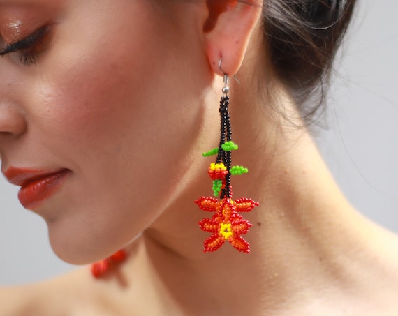 Huichol Earrings, Native American Style Beaded Earrings, Dangling Flower Earrings, Cute Red Flower Earrings, Seed Bead Earrings, Fun Jewelry
