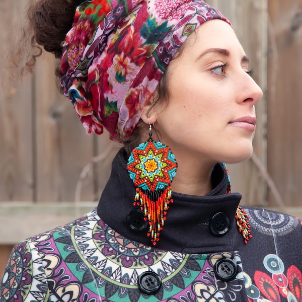 Kolczyki z medalionem Indian Ameryki Północnej, Starburst, Boho Chic, Biżuteria Huichol, Tribal, Południowo-zachodnie, Ręcznie robione | Biulu Artisan Boutique