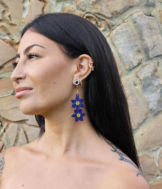 Navy Blue Earrings,Flowers on a Vine Earrings, Beaded floral art, Native American Beaded Earrings, Mexican Indigenous art,Seed Bead Earrings