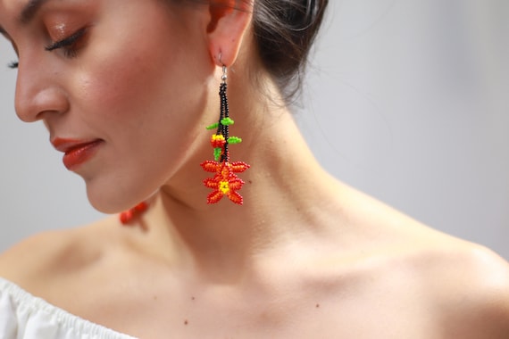 Huichol Earrings, Native American Style Beaded Earrings, Dangling Flower Earrings, Cute Red Flower Earrings, Seed Bead Earrings, Fun Jewelry