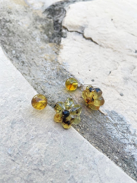 Flower Stud Earrings, Amber Boho Earrings, Amber Flower Earrings, Amber Earrings, Dainty Earrings, Indigenous Made | Biulu Artisan Boutique