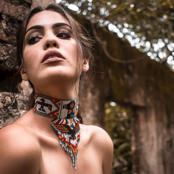 Collar Huichol, Collar Aguila