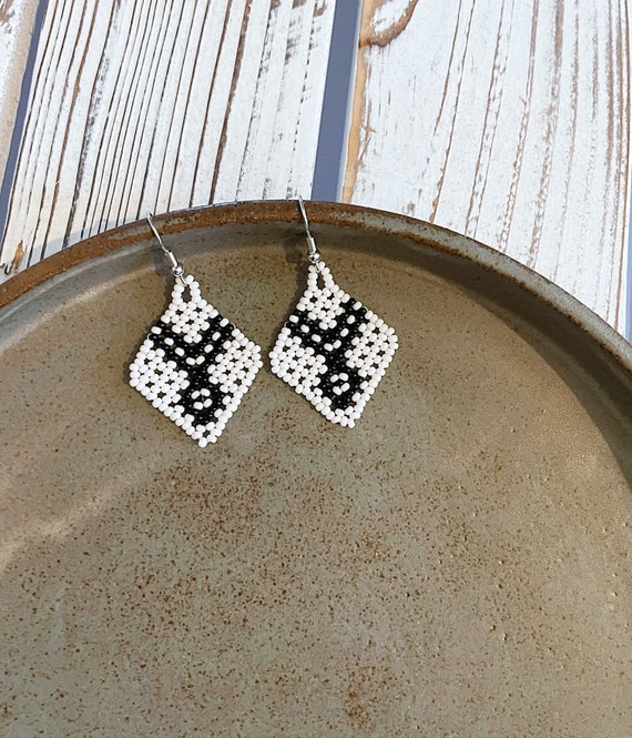 Beaded Dainty Earrings, Black White,  Small Native American Beaded Earrings, Indigenous Made, Lightweight, Boho Earrings, Vibrant Earrings