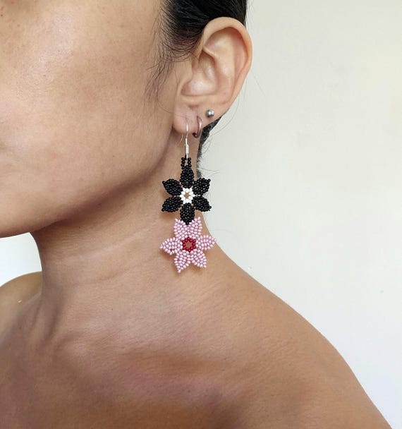 Pink Black Earrings, Beaded floral art, Native American Beaded Earrings, Mexican Art, Seed Bead Earrings, Flower Earrings