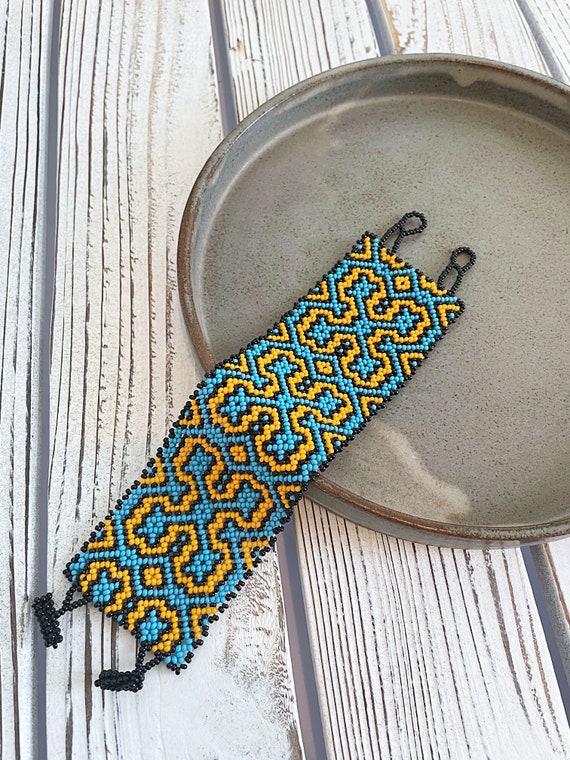 Beaded Boho Bracelet, Geometric Bracelet, Native American Beaded Bracelet, Beaded Jewelry, Indigenous, Handmade | Biulu Artisan Boutique