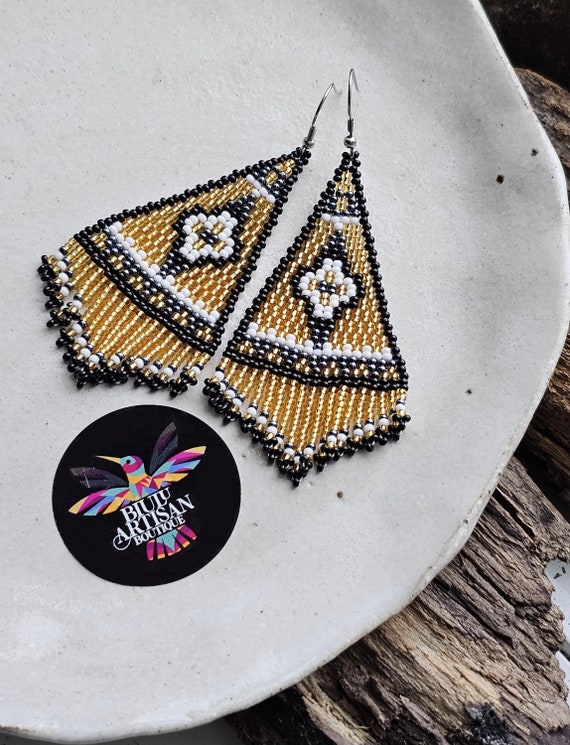 Bold Beaded Earrings, Shinny Beaded Earrings, Seed Bead Earrings, Cross Earrings, Huichol Beadwork, Beaded Jewelry, Shiny,Statement Earrings