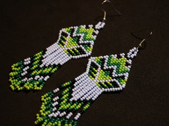 Light Violet Tribal Earrings, Traditional Beadwork, Native American Beaded Earrings, Brick Stitch Earrings, Small Dangle Earrings