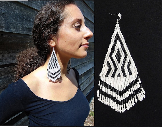 Tribal Fashion Earrings, Beaded Earrings, Native American Style Beaded Earrings, Black and white Earrings, Huichol Beadwork, Beaded Jewelry