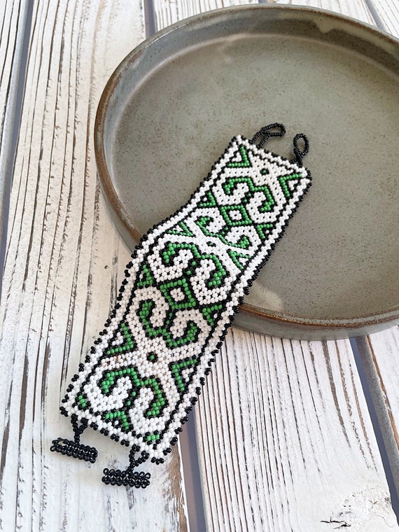 Beaded Boho Bracelet, Geometric Bracelet, Native American Beaded Bracelet, Beaded Jewelry, Indigenous, Handmade | Biulu Artisan Boutique