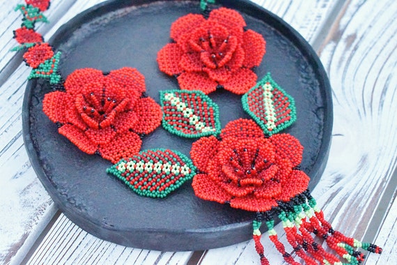 Wild Rose Necklace, Floral Boho Necklace, Native Style Beaded Necklace, Boho Chic Necklace, Roses, Flower Necklace, Indigenous Made