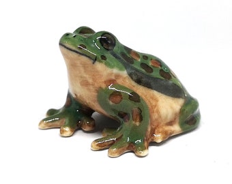 ZOOCRAFT Miniatures Ceramic Green Frog Figurine Craft Gift Collectible Home Decor