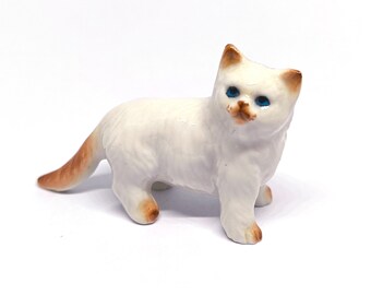 Hand-Painted Ceramic Persian Cat Figurine: Glazed Finish Collectible