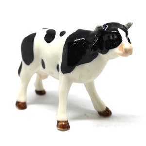 ZOOCRAFT Farm Animal Cow Figurine Ceramic Farm Animal Miniature Handmade Gift Decor DIY Craft Design Collectible